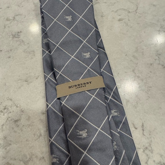 Burberry light blue Elegant men’s neck Tie - Picture 7 of 10